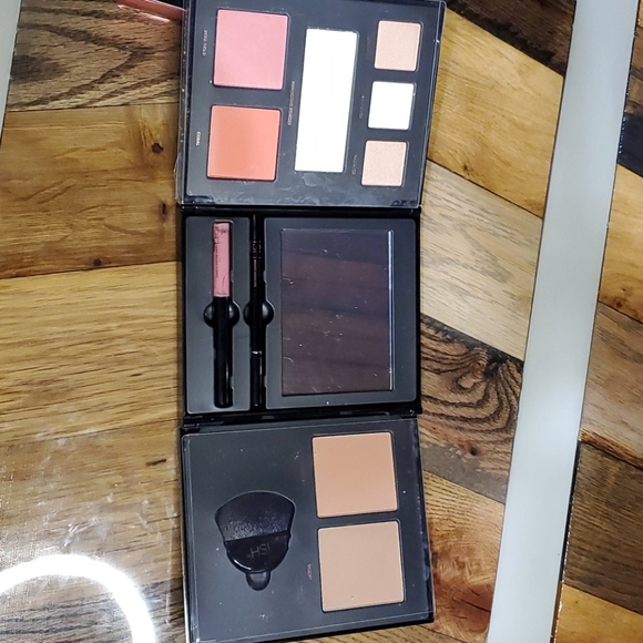 ISH natural glow pallette with Alex Garza - Picture 4 of 8